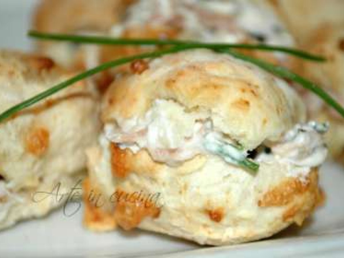 Bignè con crema alla ricotta