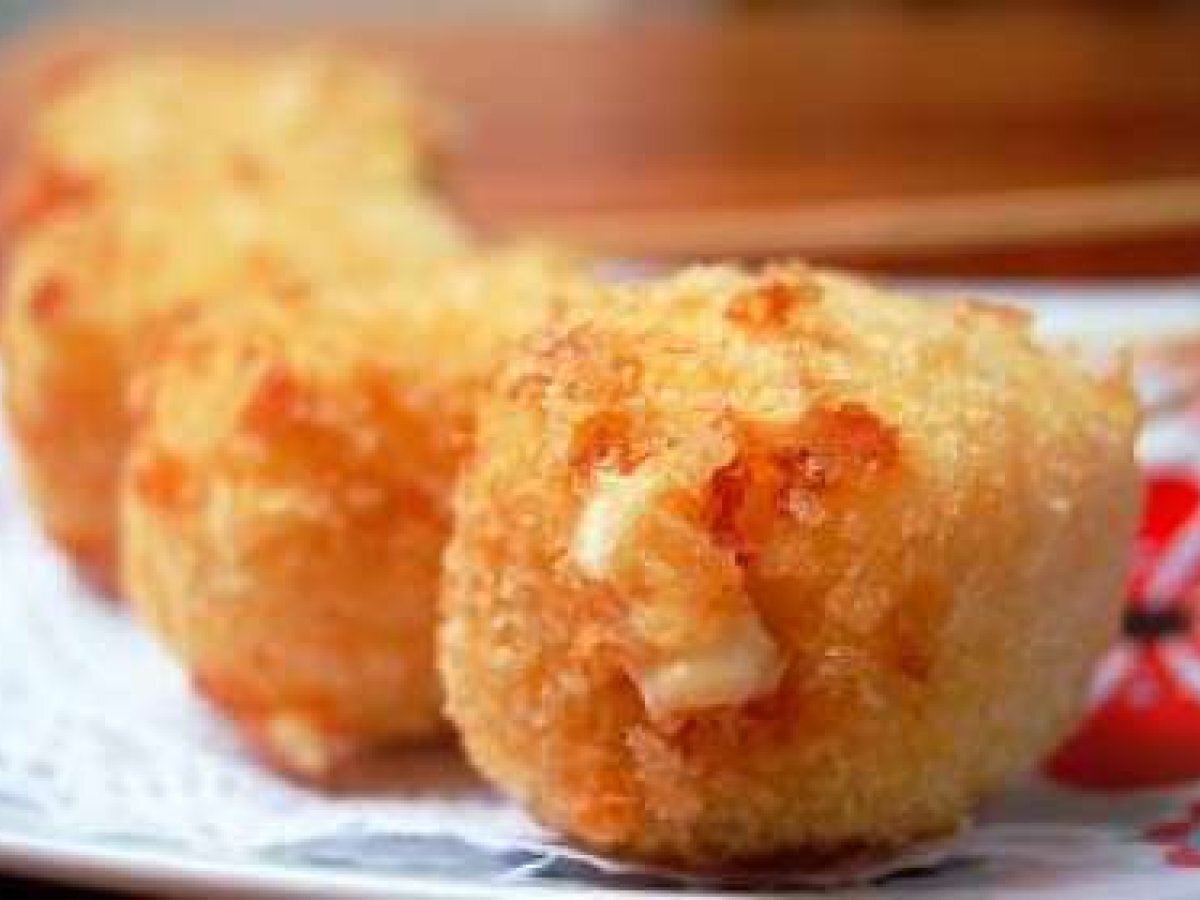 Bignè di patate e formaggio