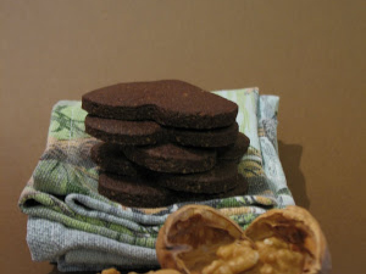 Biscotti al cacao amaro e noci