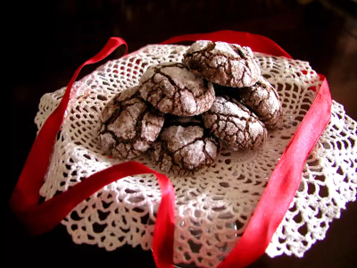 Biscotti al cacao, uvetta e noci
