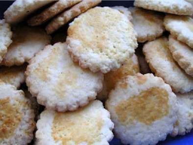 Biscotti al cocco e con farina di farro e zucchero integrale