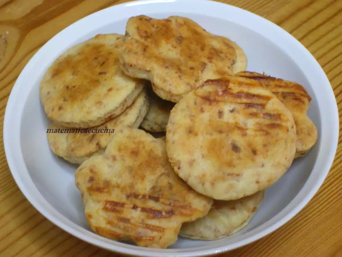 Biscotti al Prosciutto e Formaggio