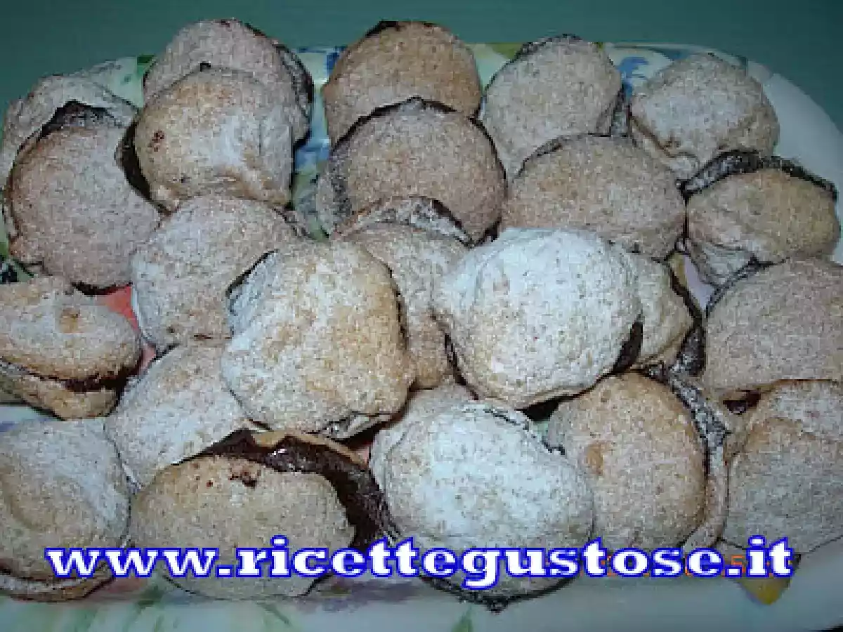 BISCOTTI ALBUMI E NOCI