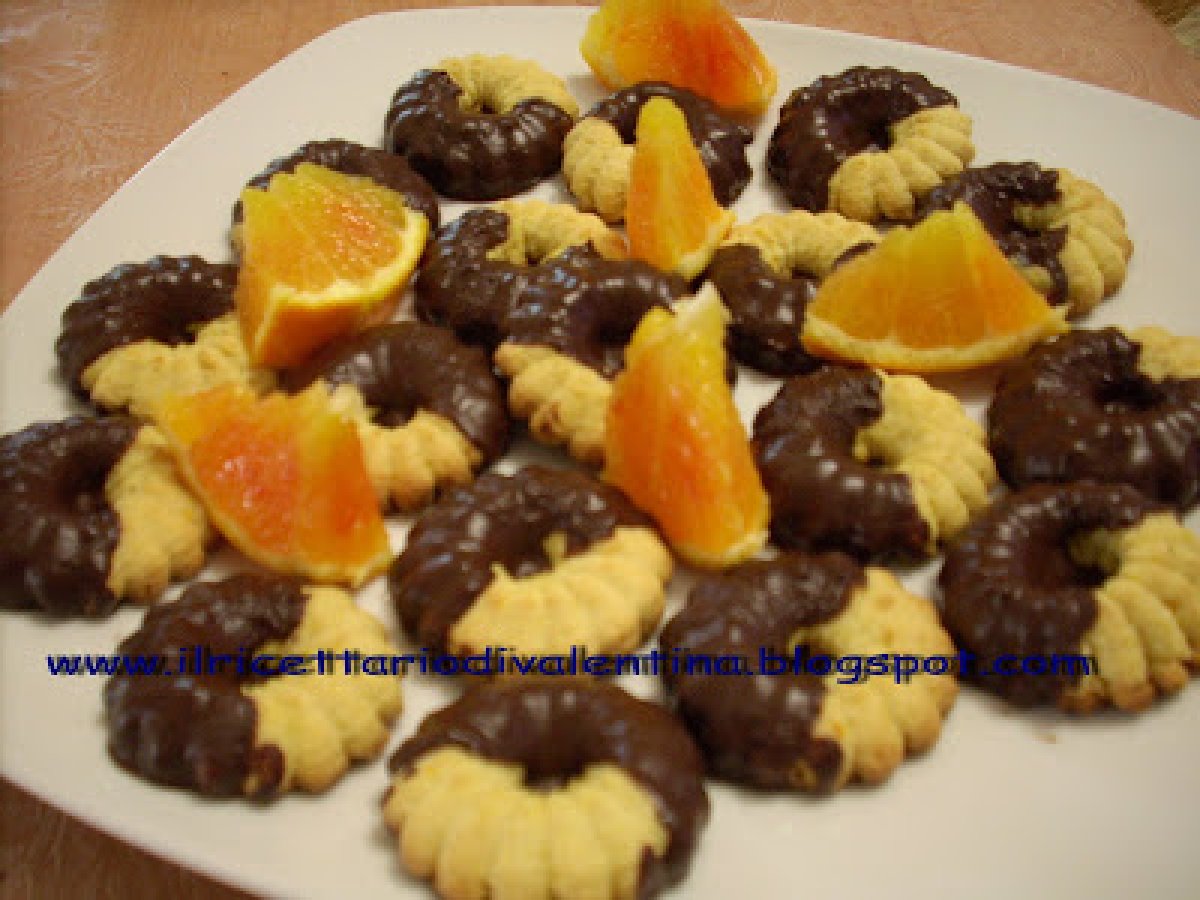 BISCOTTI ALL'ARANCIA E CIOCCOLATO