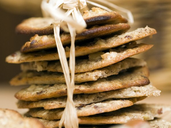 Biscotti, anzi cialde frutta secca e cannella