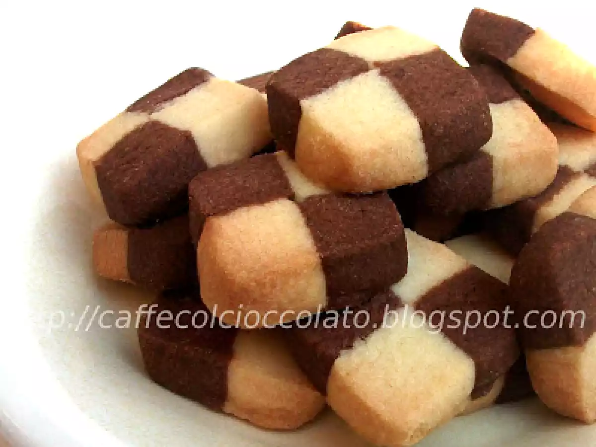 Biscotti bicolori