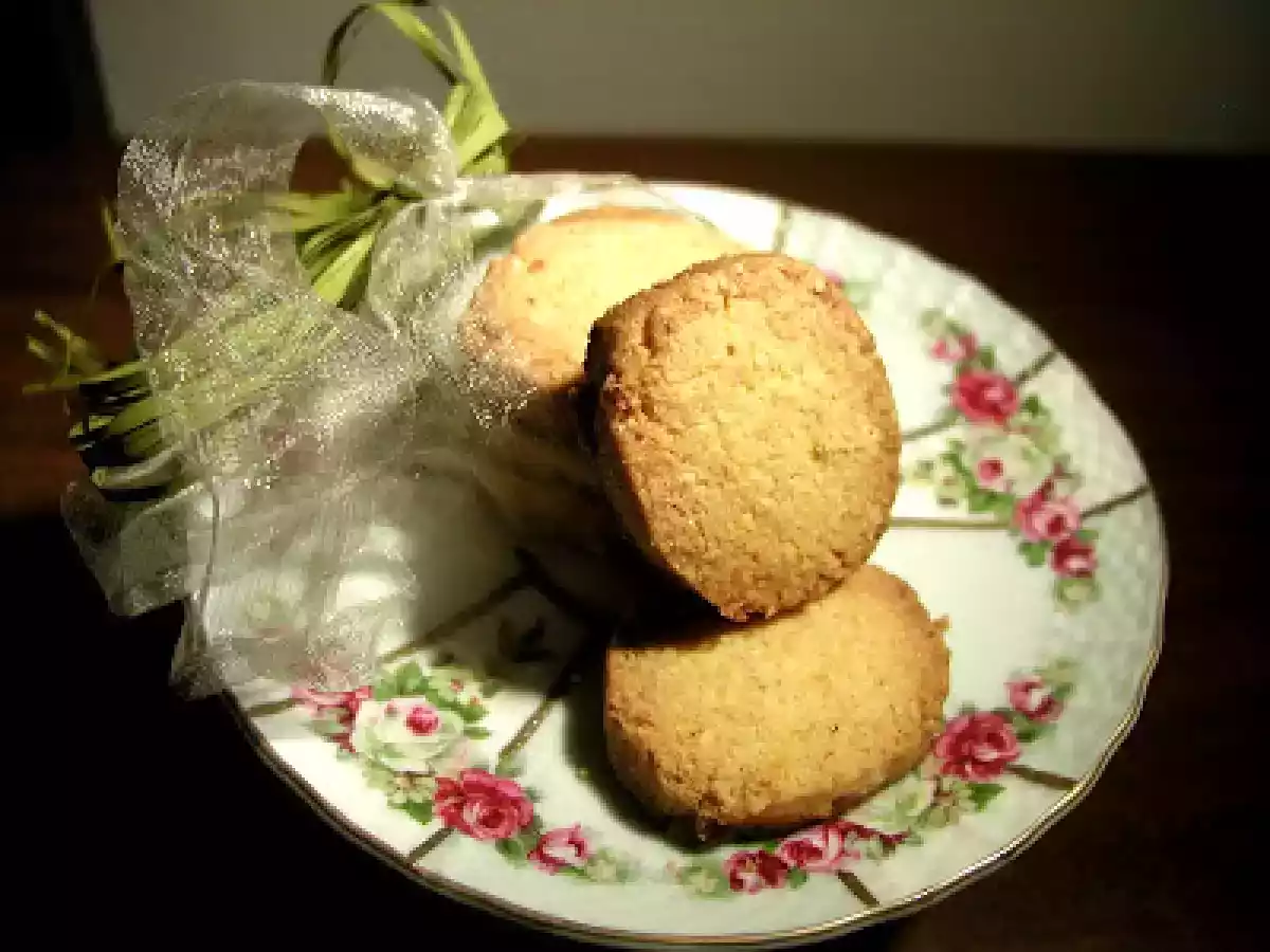 Biscotti con farina di mais e mandorle