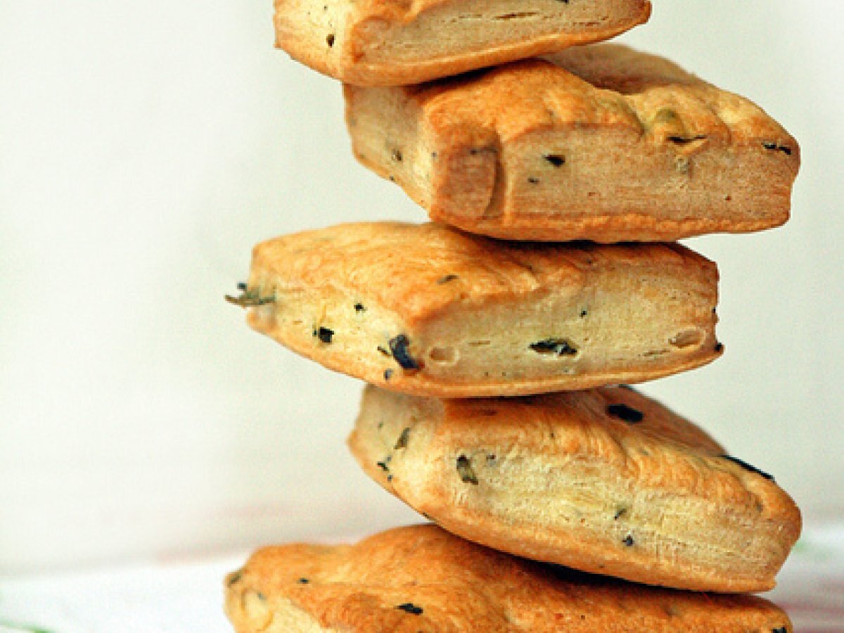 Biscotti con parmigiano e rosmarino - foto 2