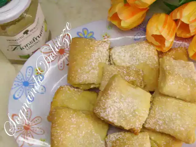 Biscotti con ricotta e marmellata