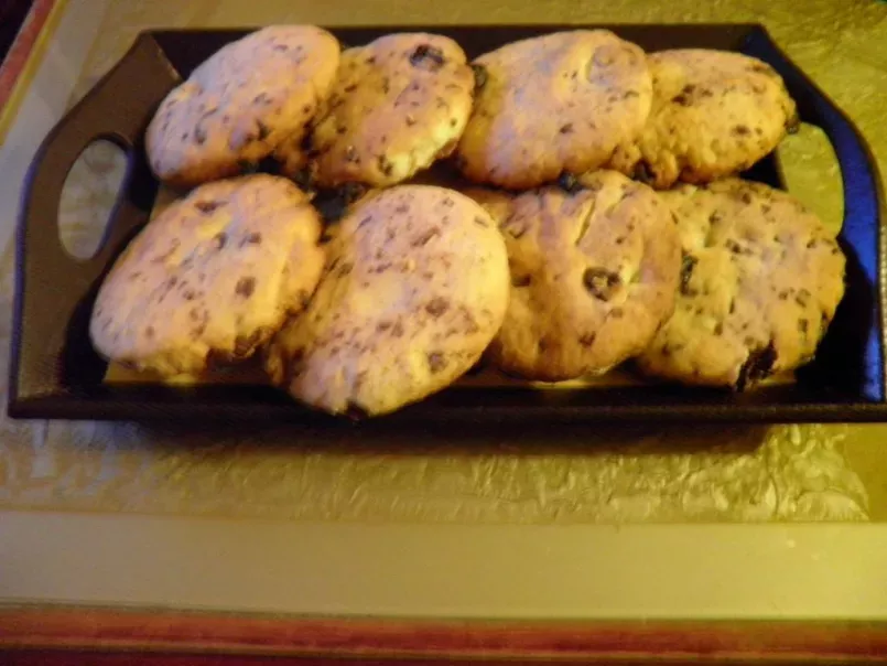 Biscotti con uvetta e gocce di cioccolato, foto 1