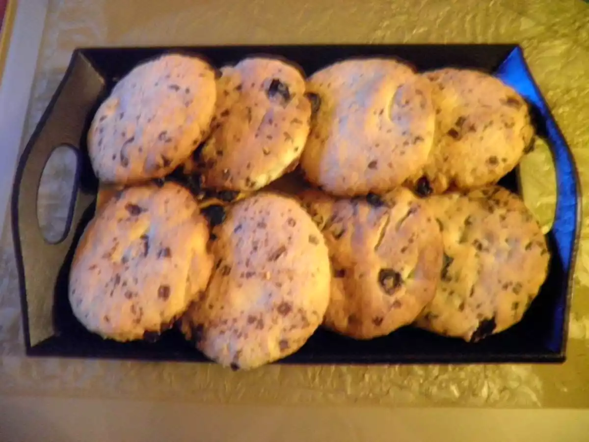 Biscotti con uvetta e gocce di cioccolato - foto 3