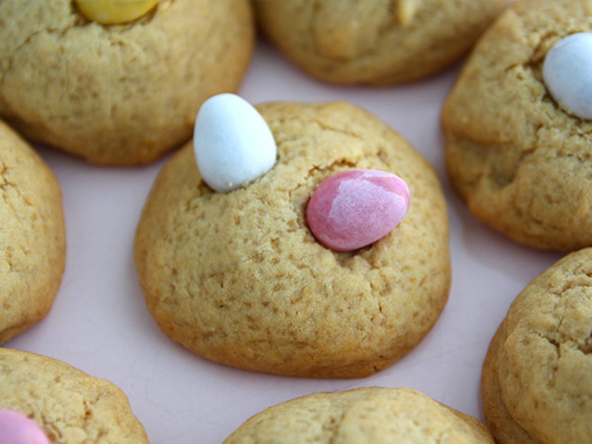 Biscotti di Pasqua con ovetti di cioccolato - foto 2