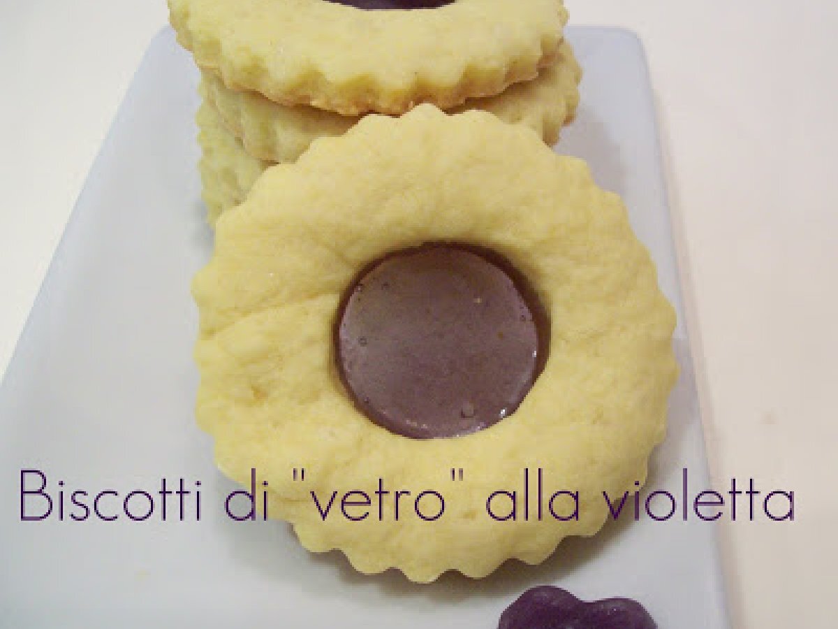 Biscotti Di Natale Effetto Vetro.Biscotti Di Vetro Alla Violetta Ricetta Petitchef