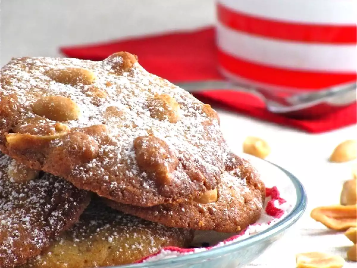 Biscotti dolci salati alle arachidi