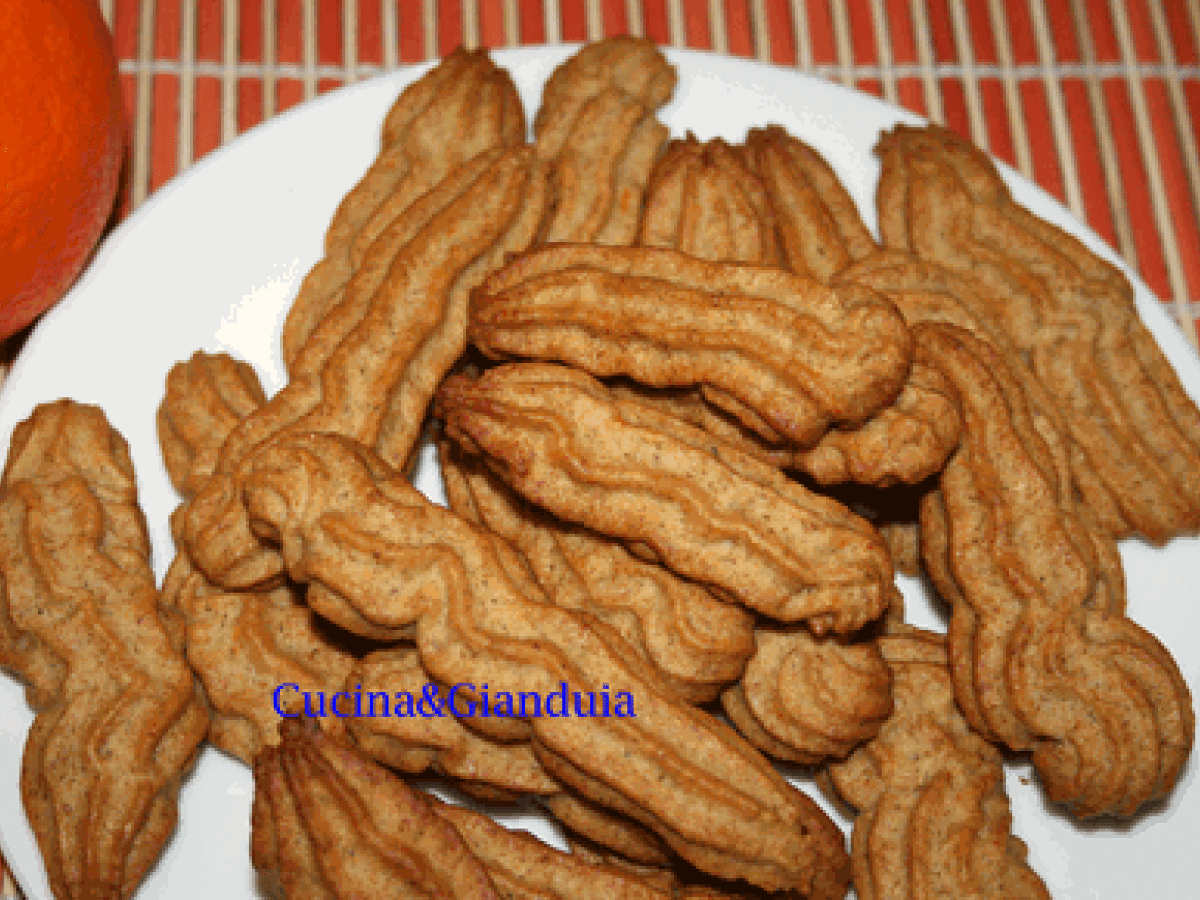 Biscotti integrali al miele e arancia