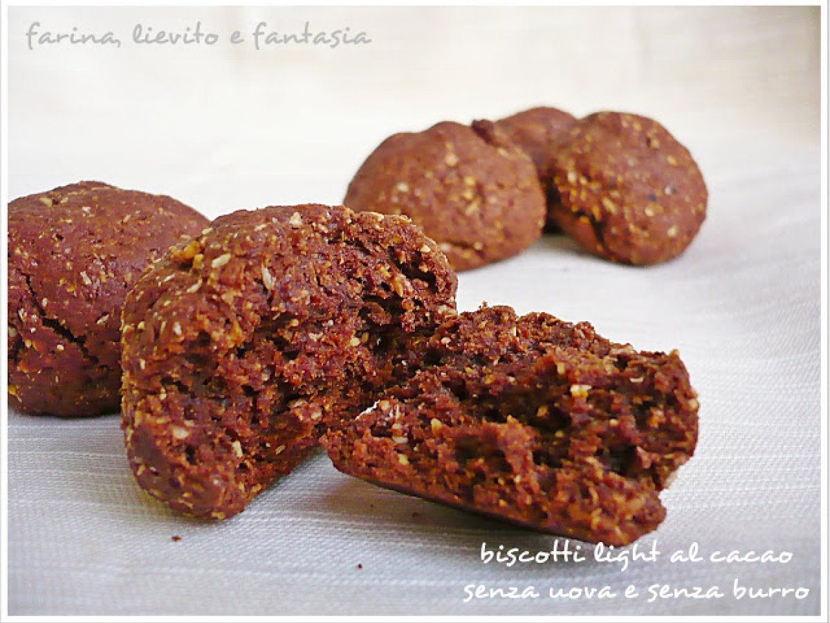 Biscotti light al cacao senza uova e senza burro