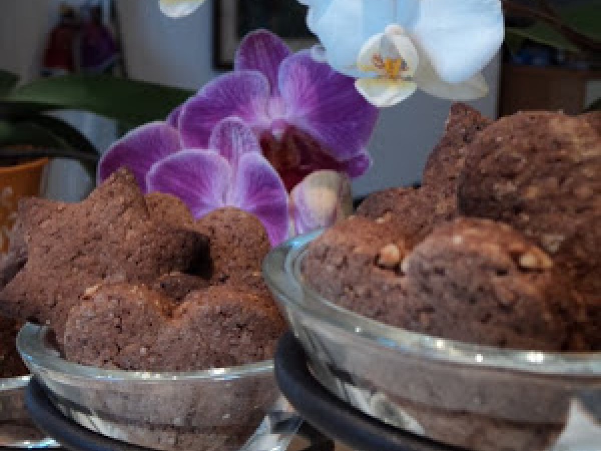 BISCOTTI MANDORLE E CACAO ED UN PREMIO