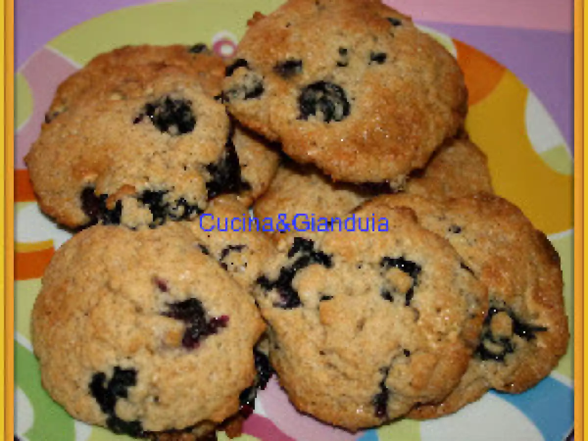 Biscotti morbidi ai mirtilli e cioccolato bianco