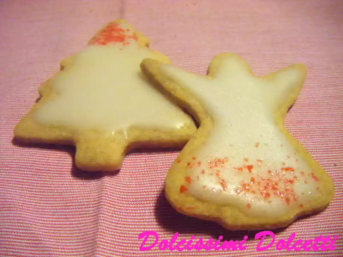 Biscotti natalizi decorati con glassa all'acqua - foto 3