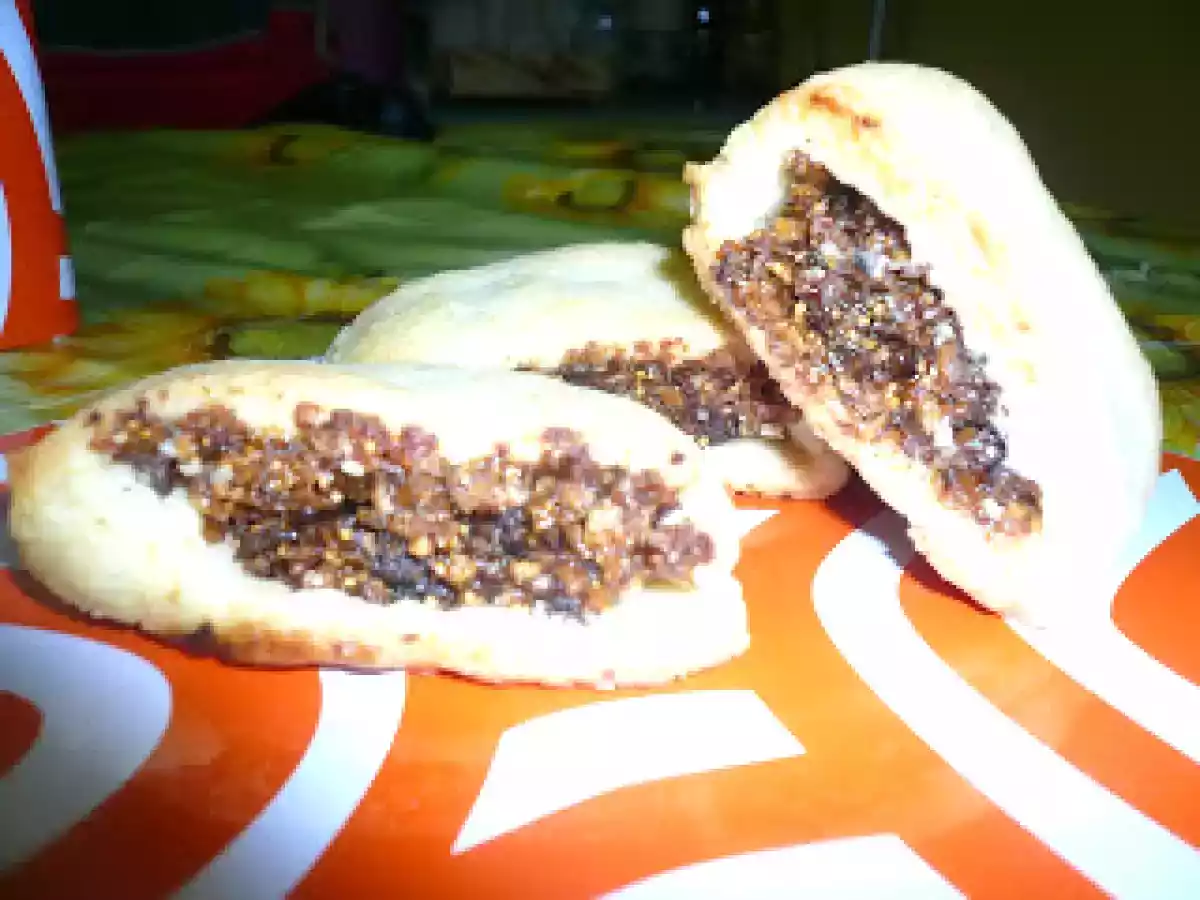Biscotti ripieni ai fichi secchi