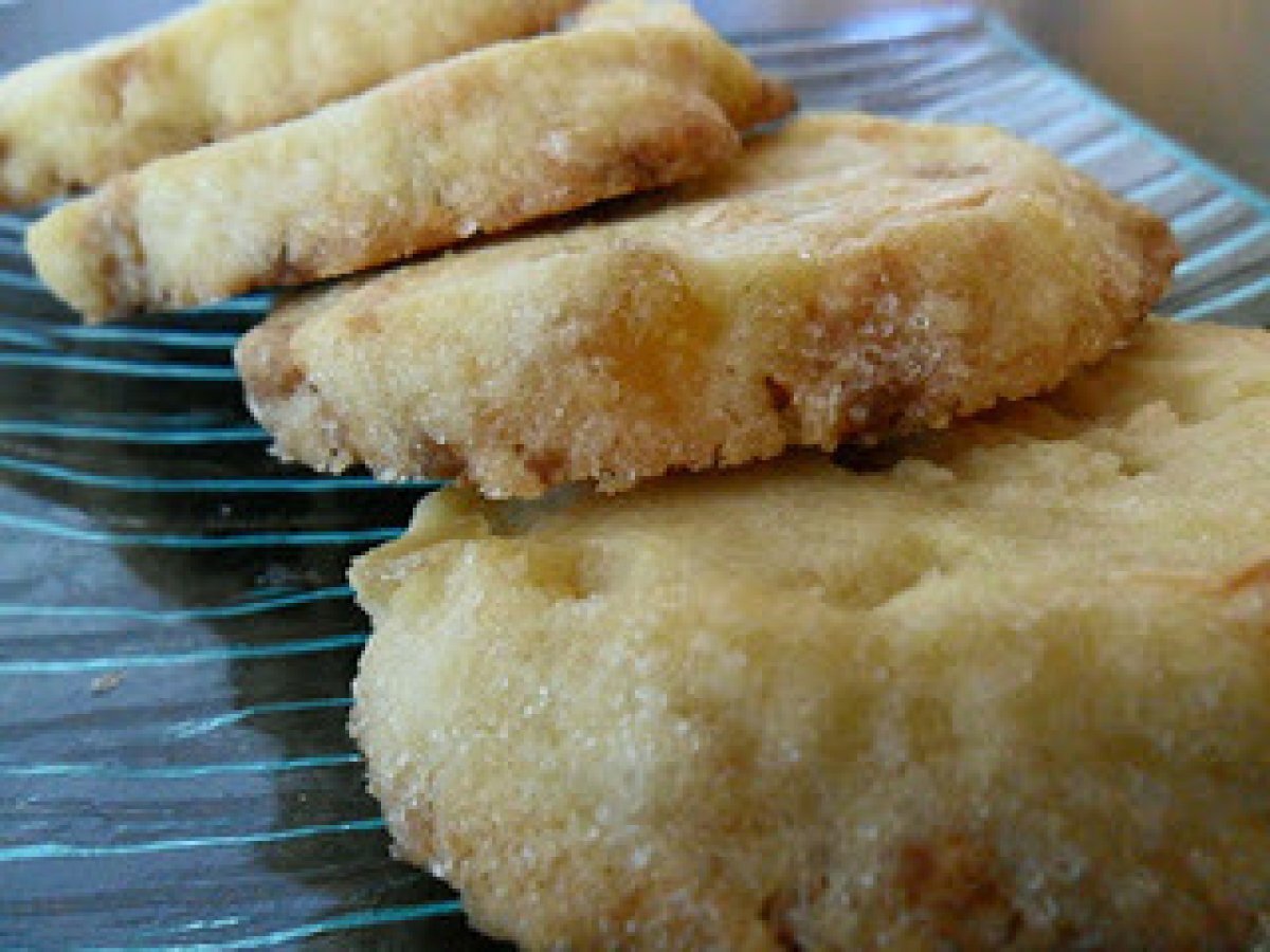 BISCOTTI SABBIATI CON ZENZERO CANDITO E CIOCCOLATO BIANCO