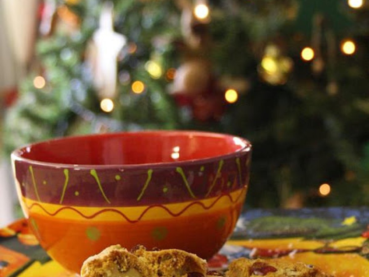 BISCOTTI SECCHI CON FRUTTA SECCA