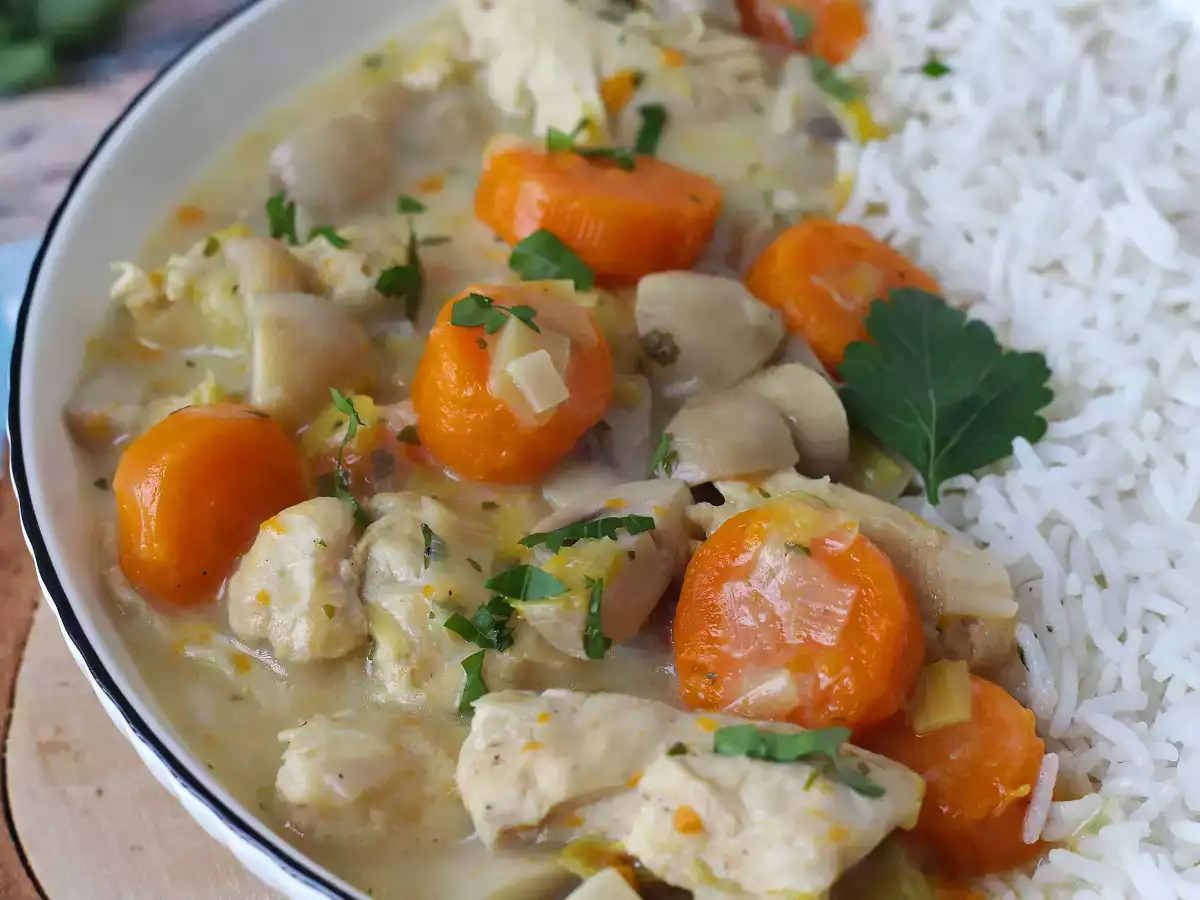 Blanquette di pollo con cookeo: ricetta cremosa con funghi e carote - foto 2