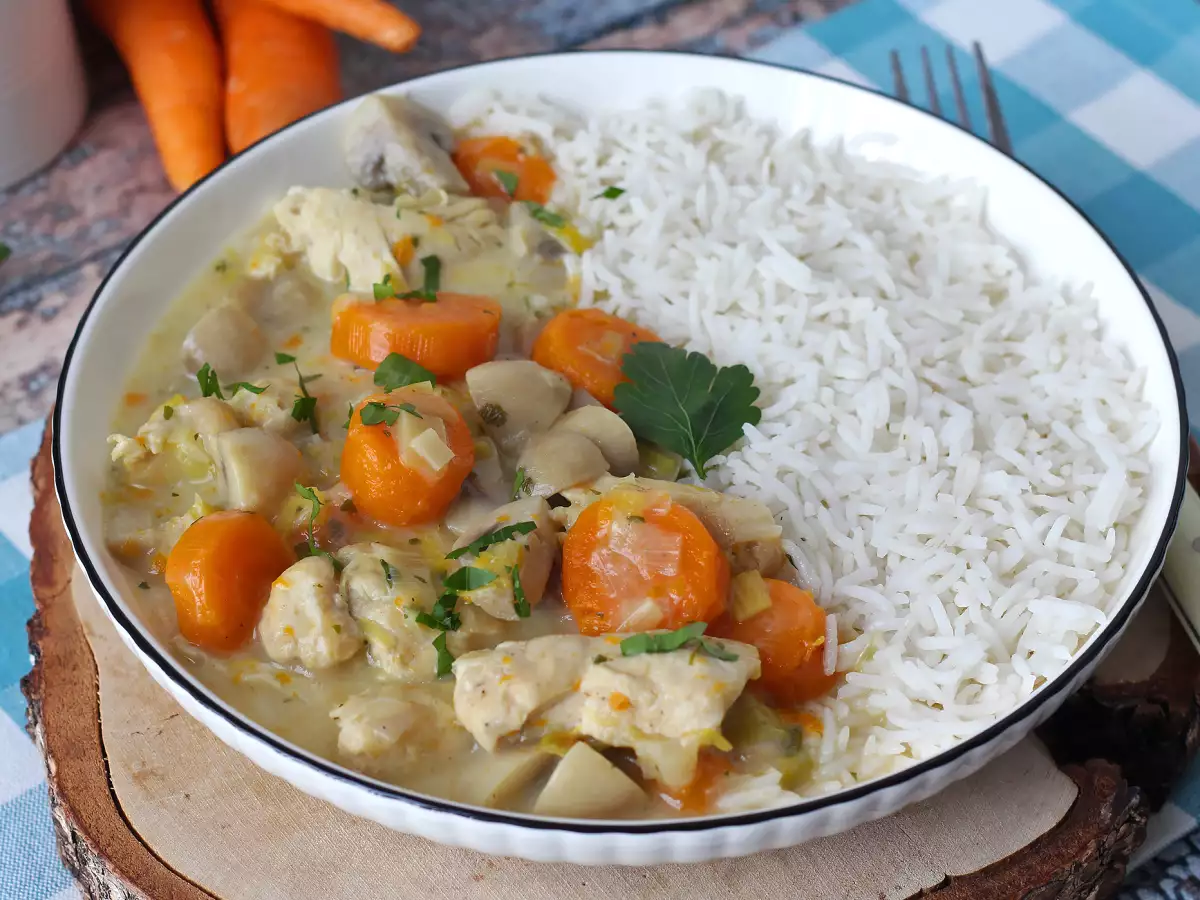 Blanquette di pollo con cookeo: ricetta cremosa con funghi e carote - foto 5