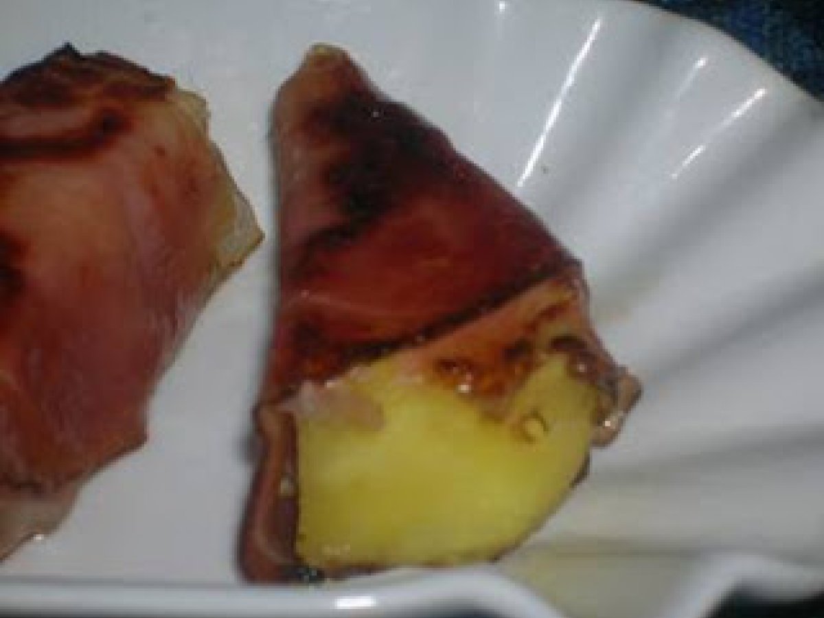 Bocconcini d'ananas e speck