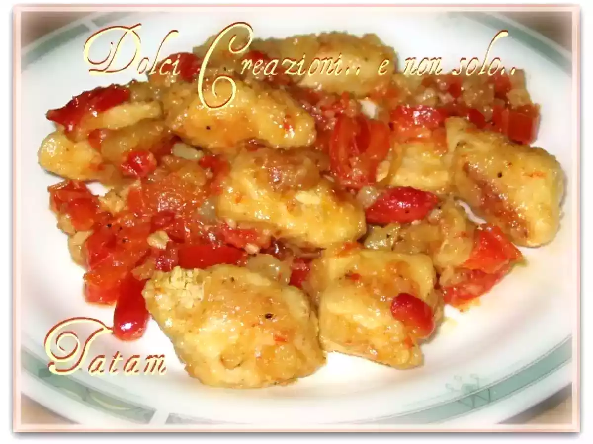 Bocconcini di pollo alle 3 P (peperoni-patate-paprika)