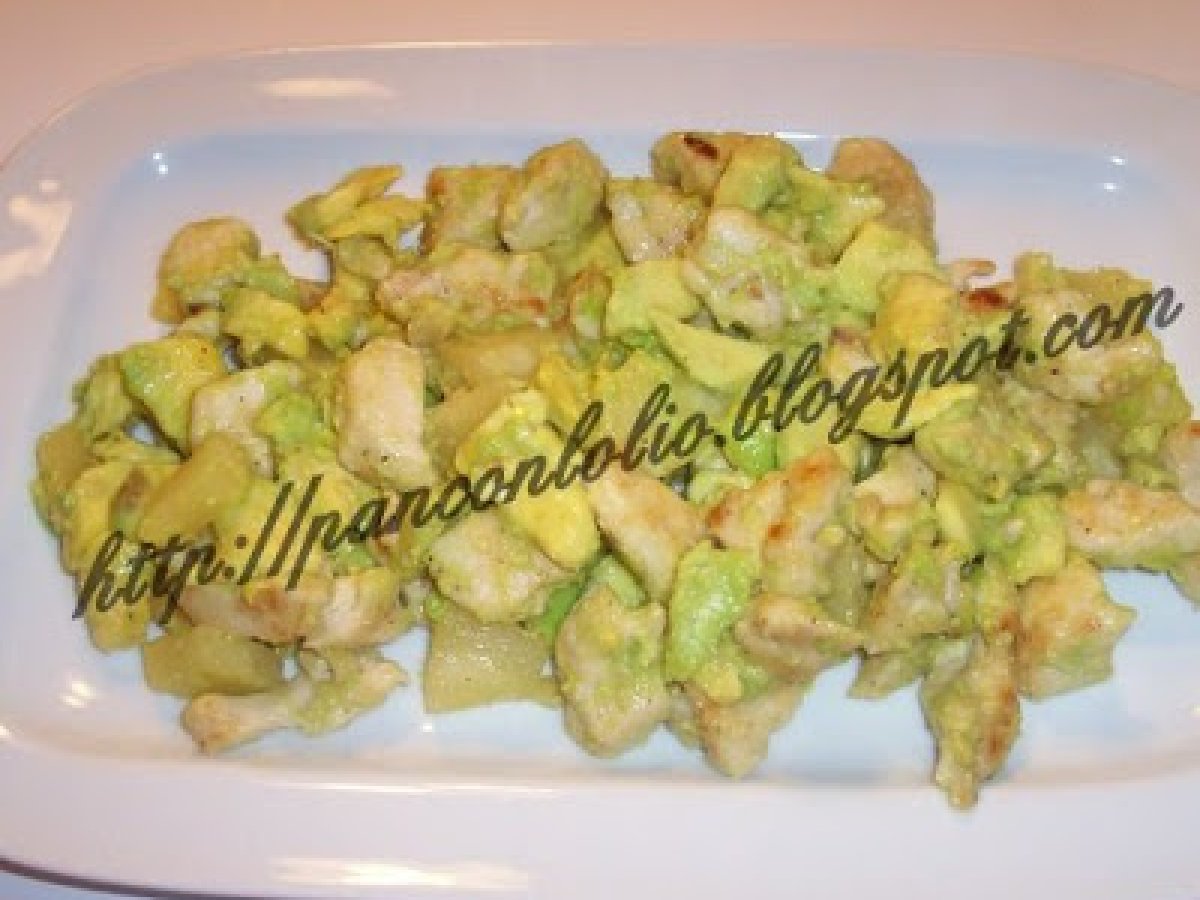 Bocconcini di pollo con avocado e ananas e assaggio di primavera - foto 2