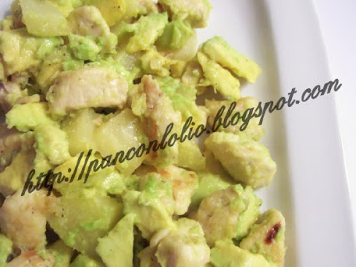 Bocconcini di pollo con avocado e ananas e assaggio di primavera - foto 3