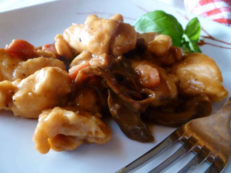 Bocconcini di pollo con funghi e pancetta - foto 2