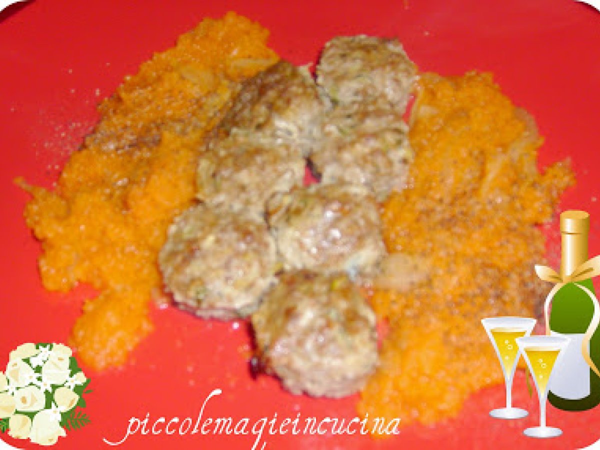 Bocconcini di tacchino in salsa di carote e cipolle