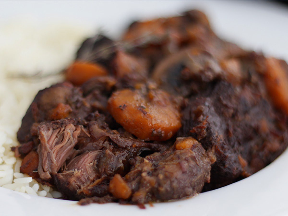 Boeuf Bourguignon (Manzo alla borgognona) - Ricetta tradizionale francese - foto 2