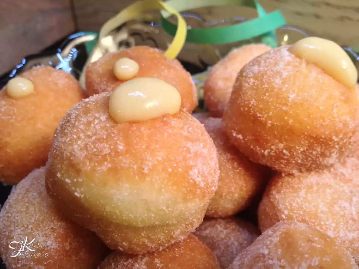 Bombette di Carnevale con crema all’arancia
