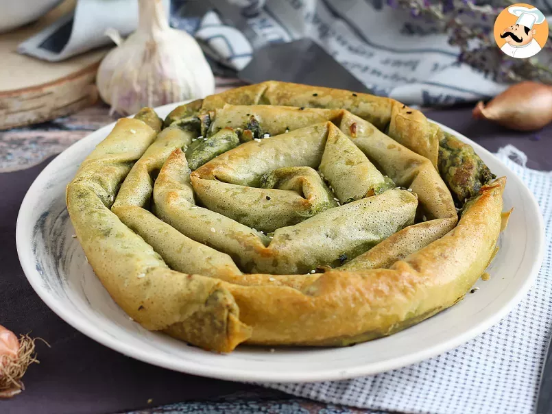 Börek turco con spinaci e feta