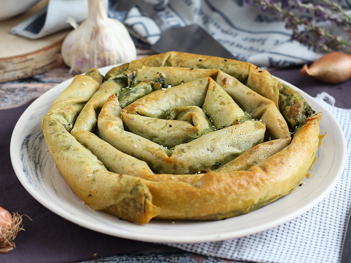 Börek turco con spinaci e feta