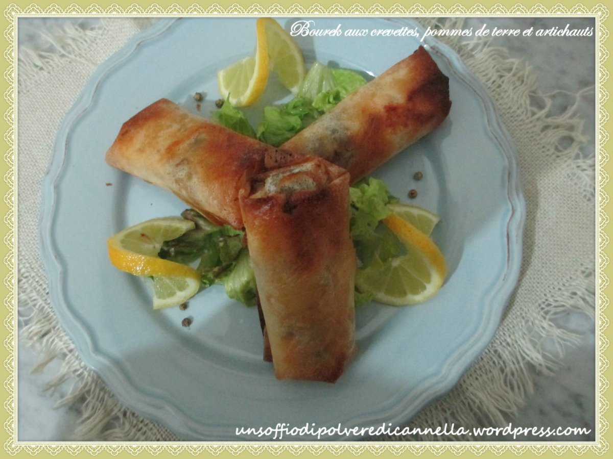 BOUREK AI GAMBERI, PATATE E CARCIOFI