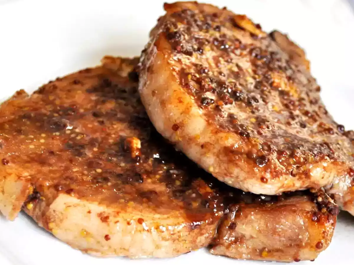 Braciole di maiale al miele, aceto balsamico, zenzero e senape antica