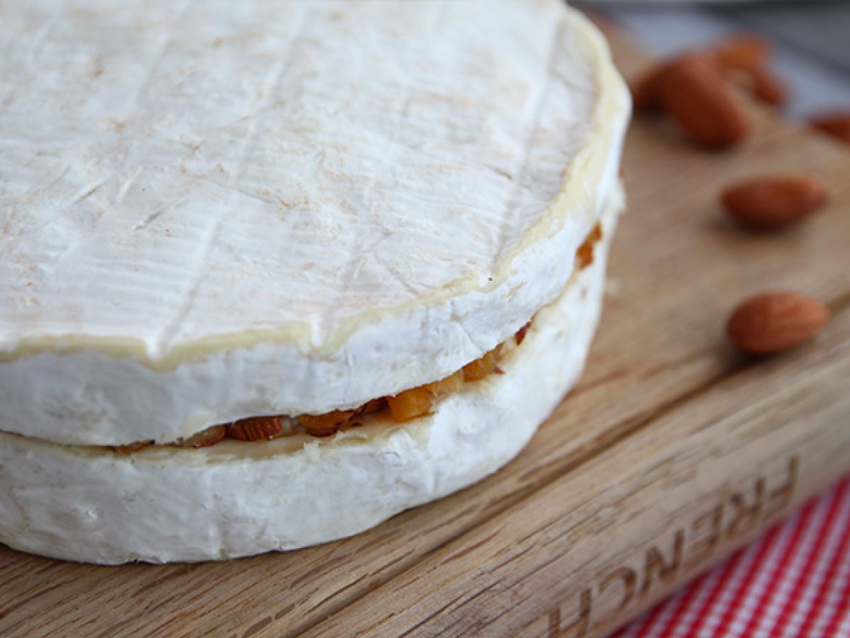 Brie farcito con mandorle e albicocche secche - foto 4