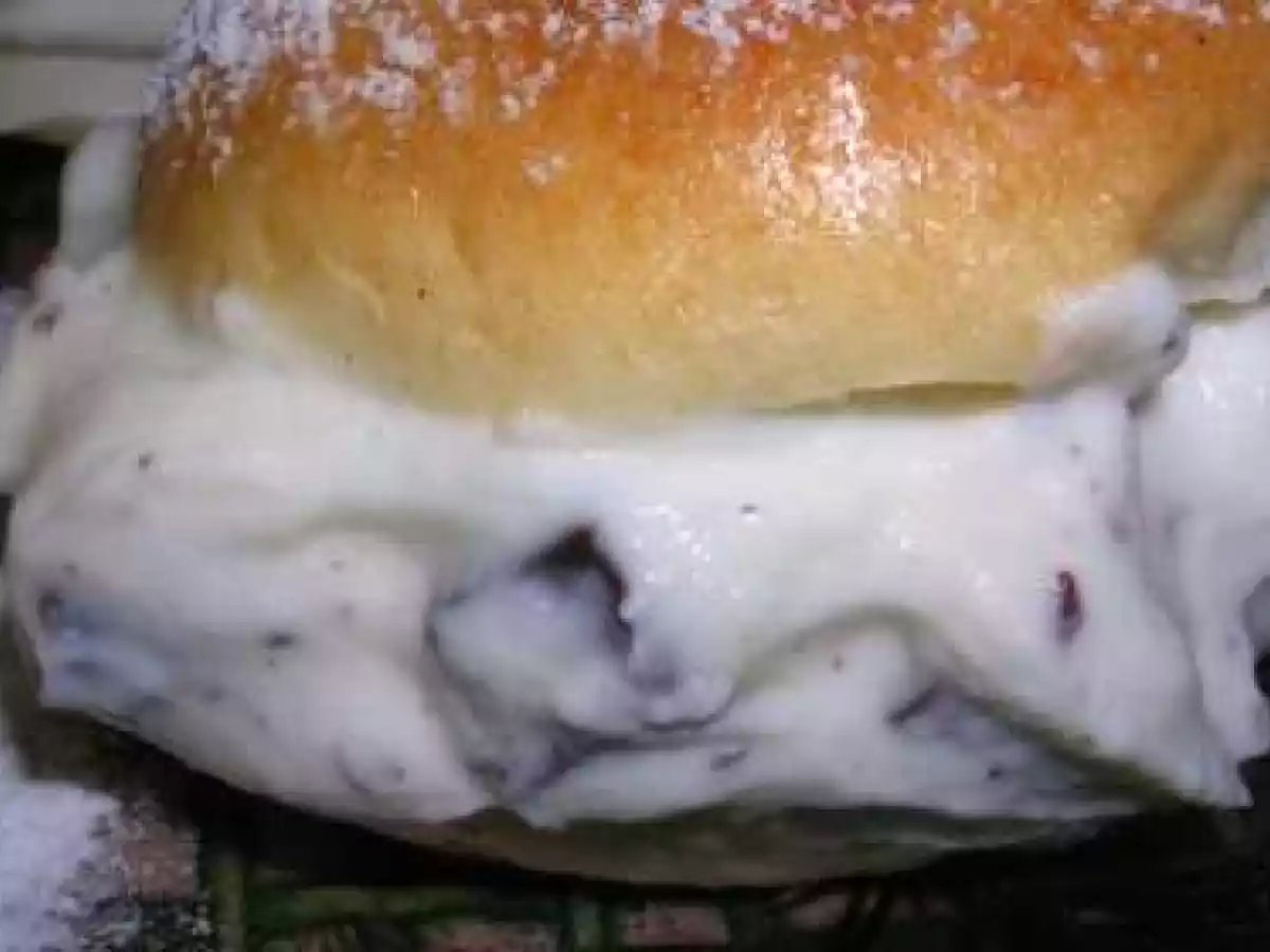 Brioches morbide alla ricotta e cioccolato