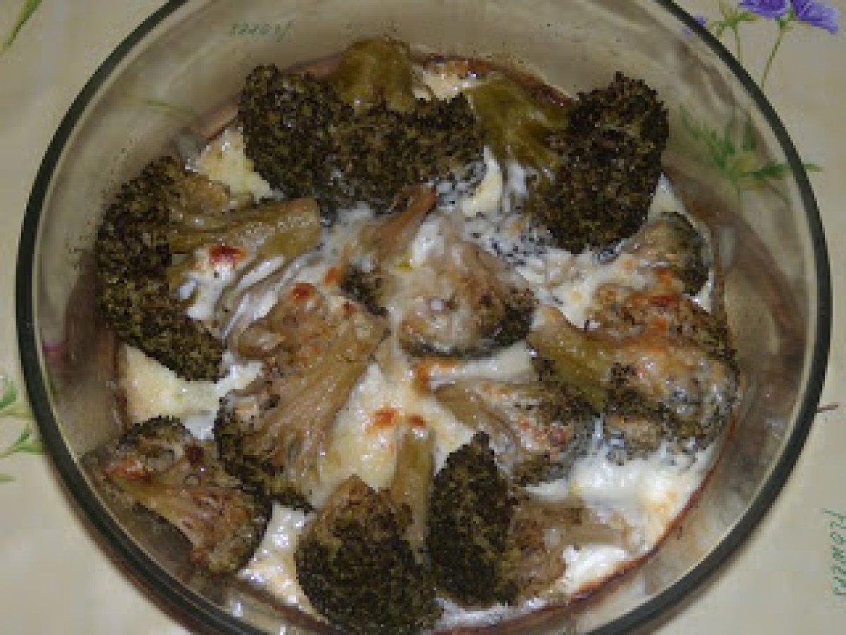 Broccoli ai quattro formaggi gratinati