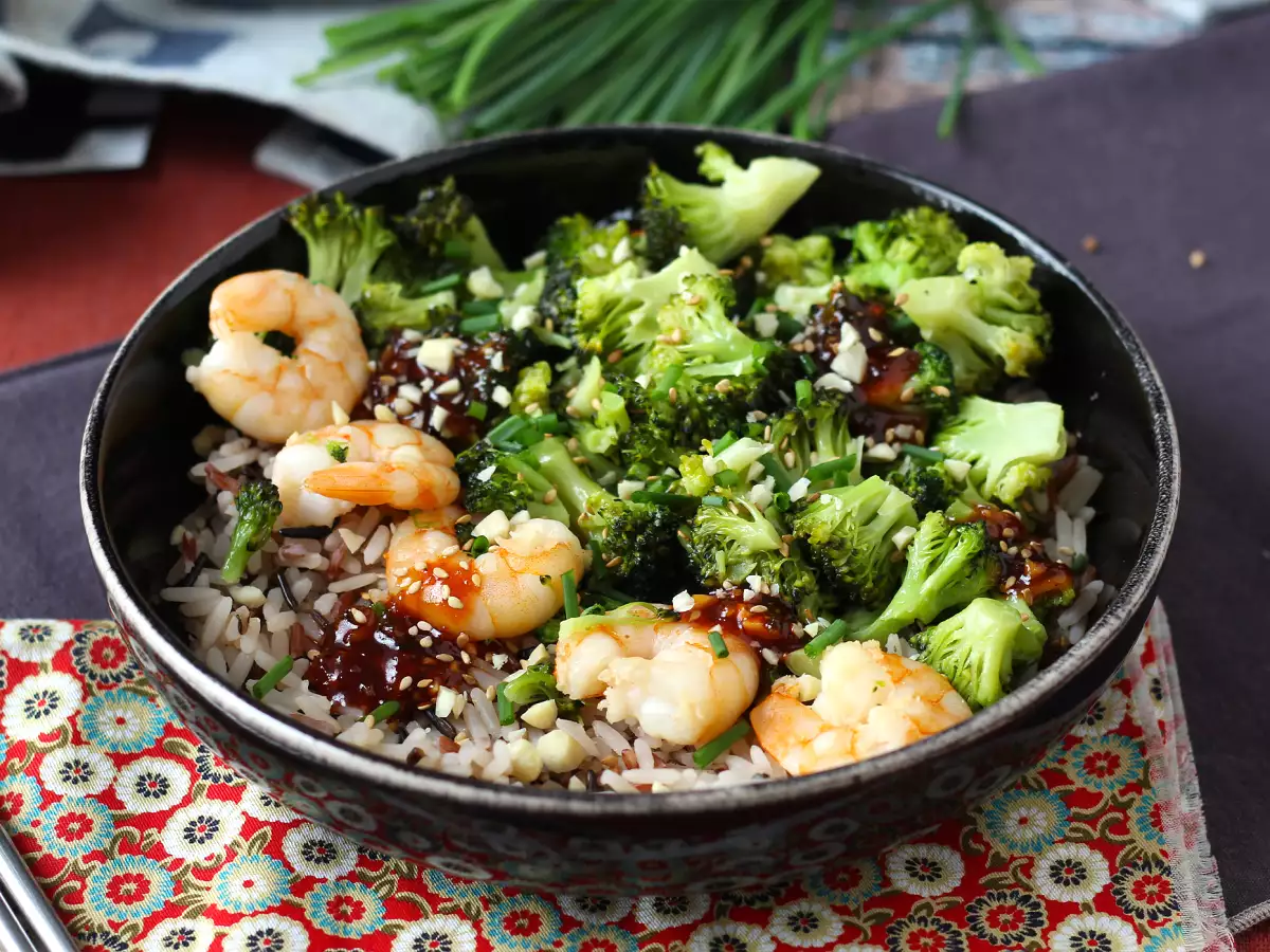 Broccoli e gamberi con salsa piccante alla coreana: un pasto semplice, equilibrato e saporito - foto 2