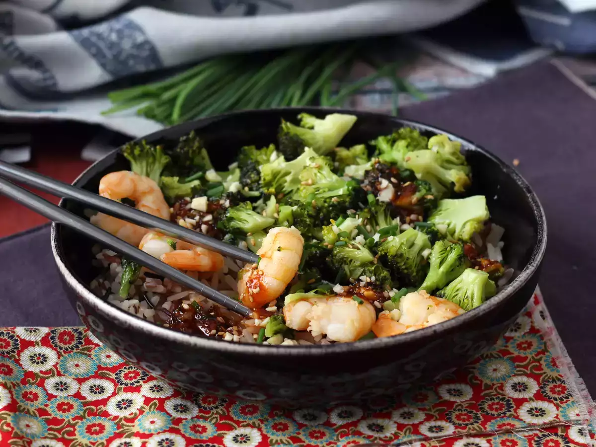 Broccoli e gamberi con salsa piccante alla coreana: un pasto semplice, equilibrato e saporito - foto 3