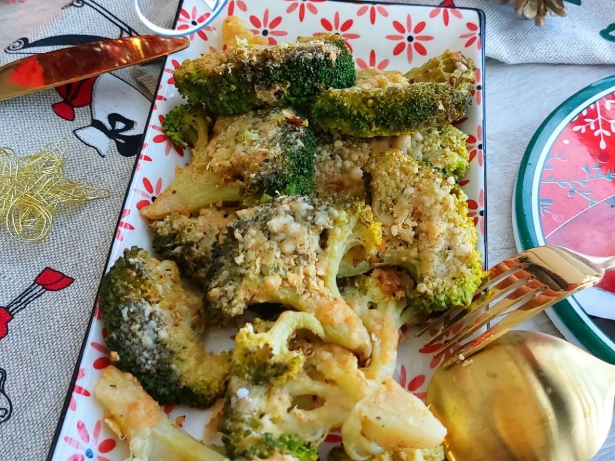 Broccoli schiacciati in crosta di parmigiano
