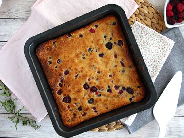 Brownie al cioccolato bianco e frutti rossi Brownie al cioccolato bianco e frutti rossi