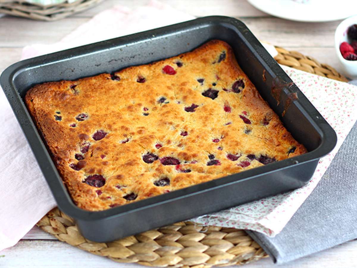 Brownie al cioccolato bianco e frutti rossi (blondie) Ricetta Petitchef