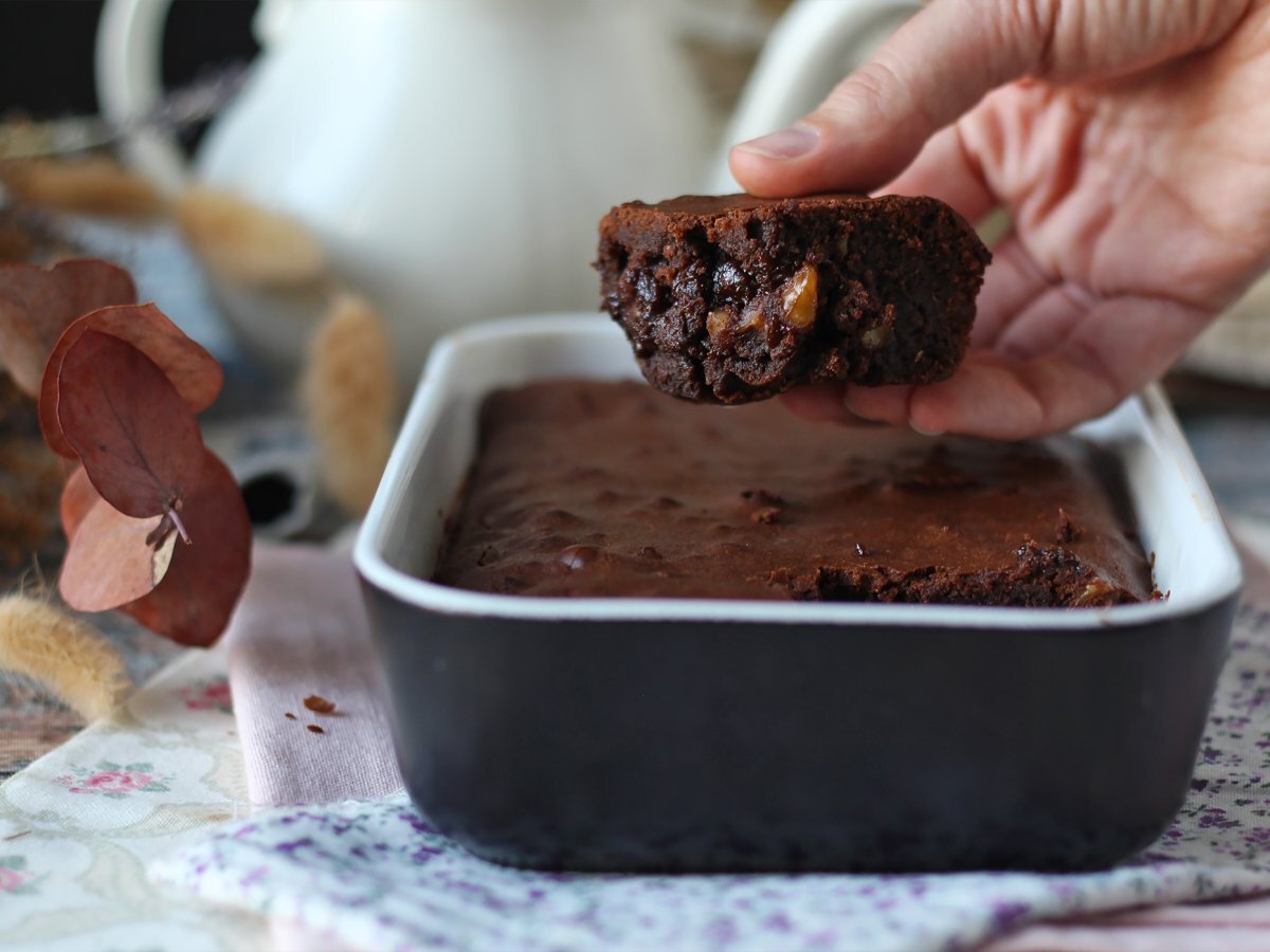 Brownie cioccolato e noci in friggitrice ad aria