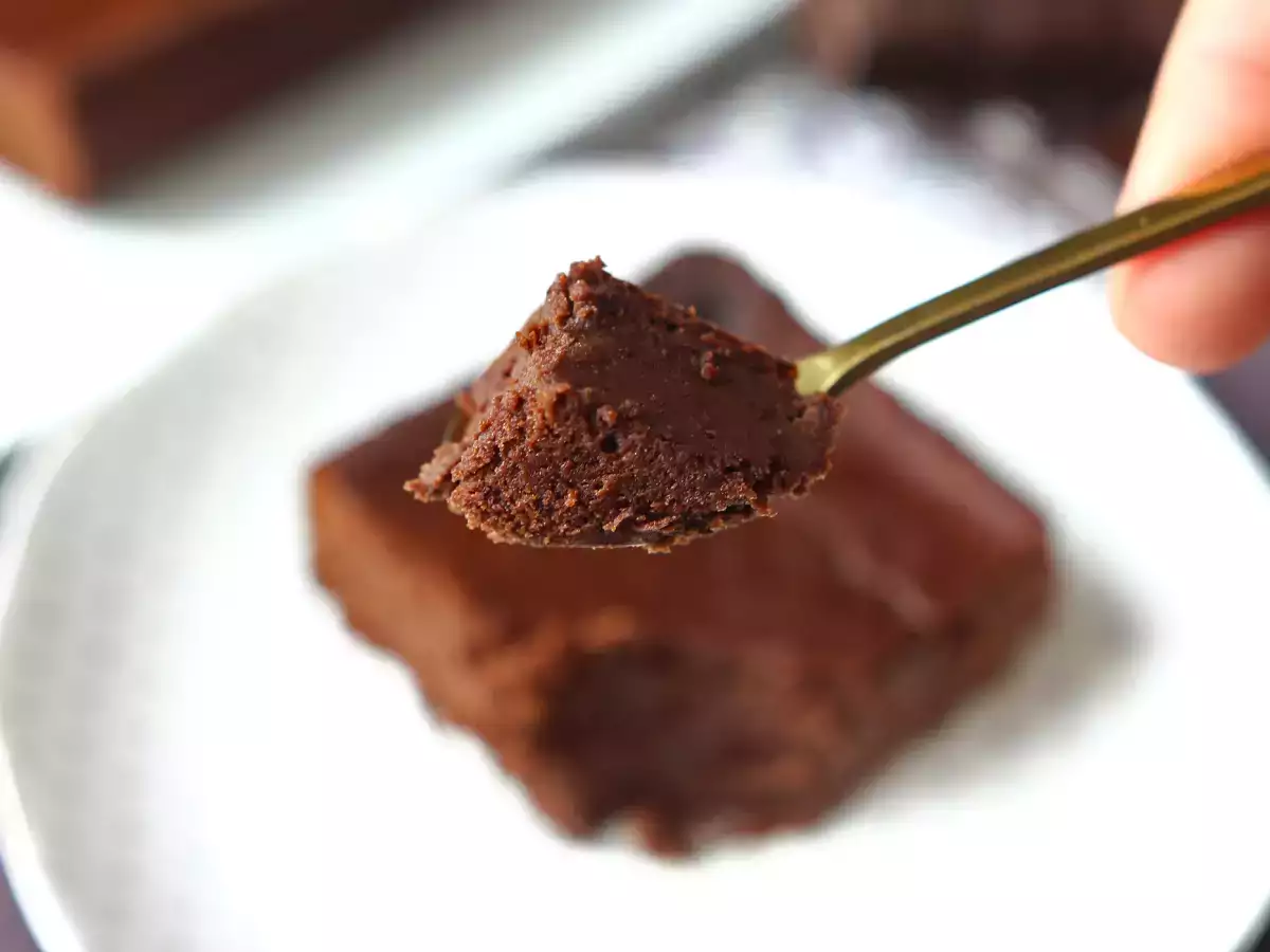 Brownie proteico al cioccolato e fagioli rossi senza farina - foto 2